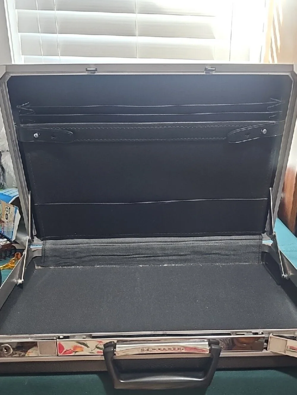 Samsonite hard shell